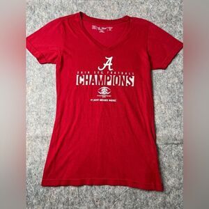 The Victory Women’s Med. 2018 V Neck Champion NCAA Alabama ShortSleeve T-Shirt
